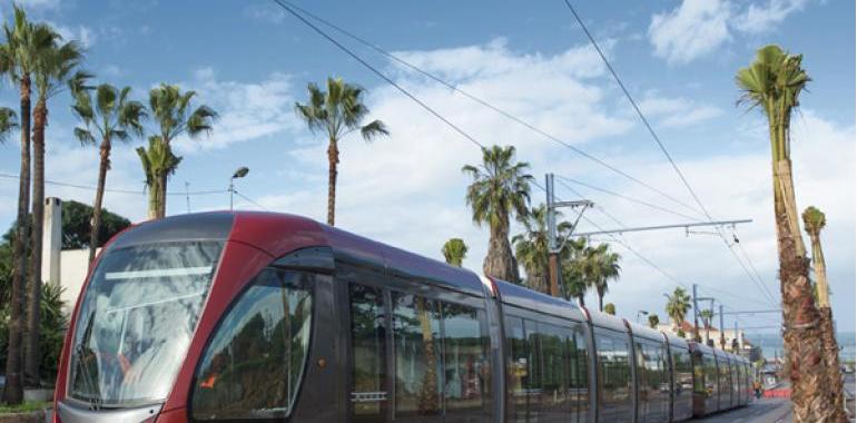 Une vingtaine d'entreprises franu00e7aises ont participu00e9 au projet de tramway de Casablanca, inauguru00e9 (...) par le roi Mohammed VI et le Premier ministre Jean-Marc Ayrault pour un cou00fbt de 530 millions d'euros. 